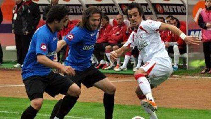 Lider 1 puanla yetindi