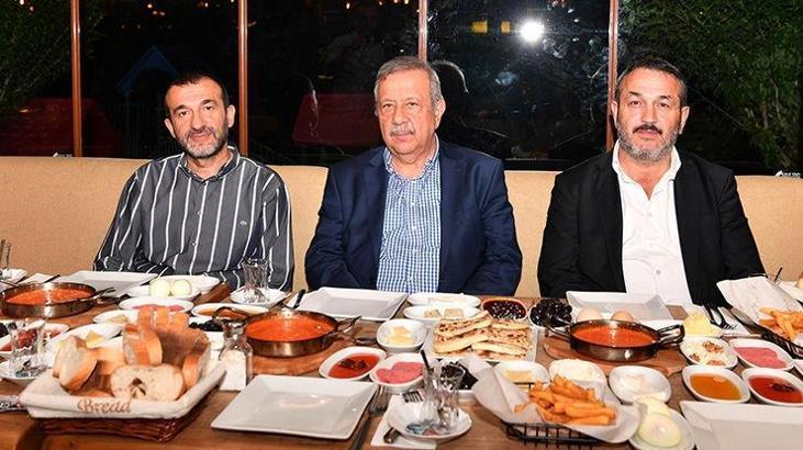 Trübün liderleri sahurda buluştu...