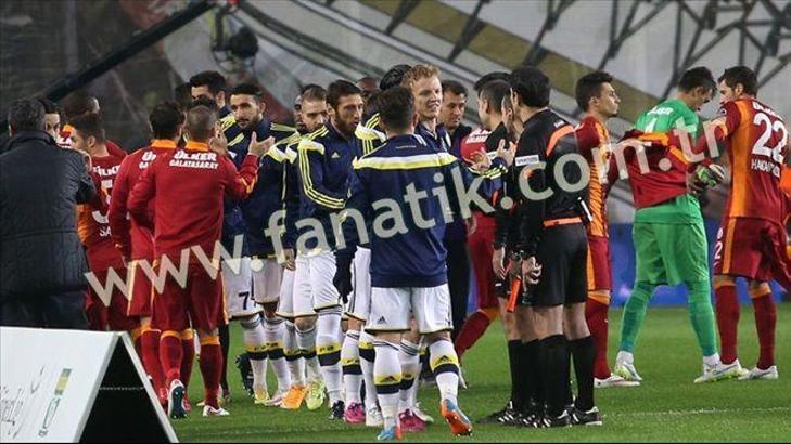 Seremonide şok! Volkan ve Sabri tokalaşmadı