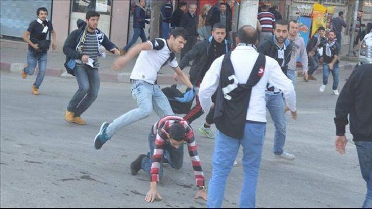 Olaylı maçta 1'i polis 4 kişi yaralandı