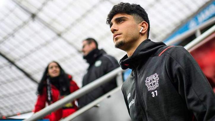 Trabzonspor'un yeni transferi Emrehan Gedikli, imzaya geldi