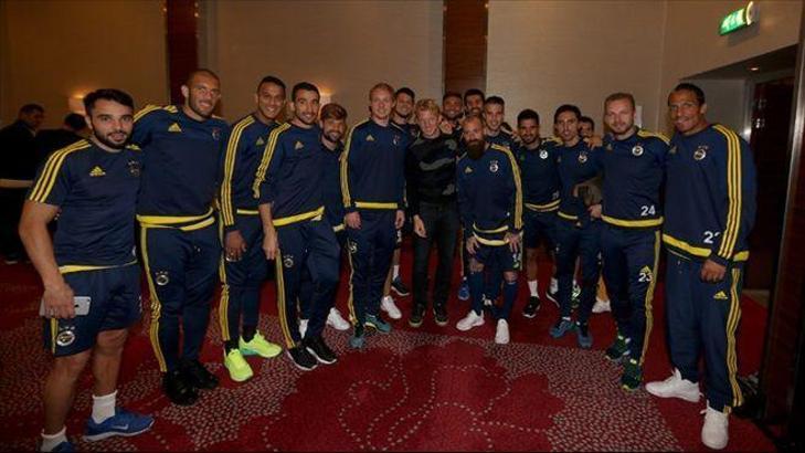 Fenerbahçe kafilesine sürpriz ziyaret!