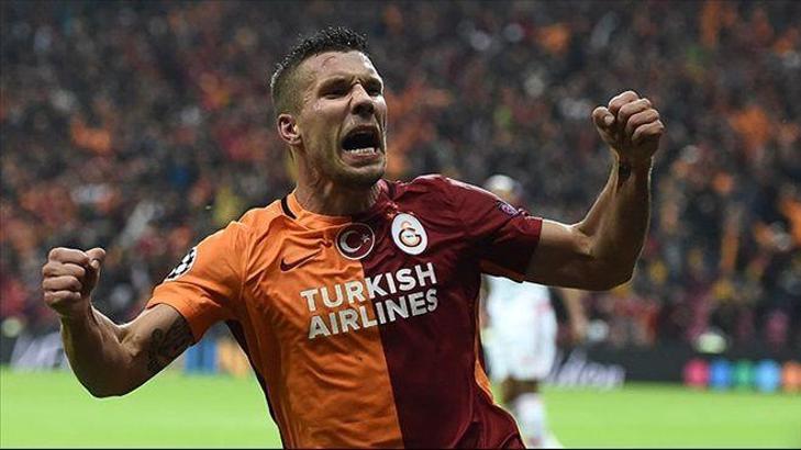 Podolski zirveye oturdu