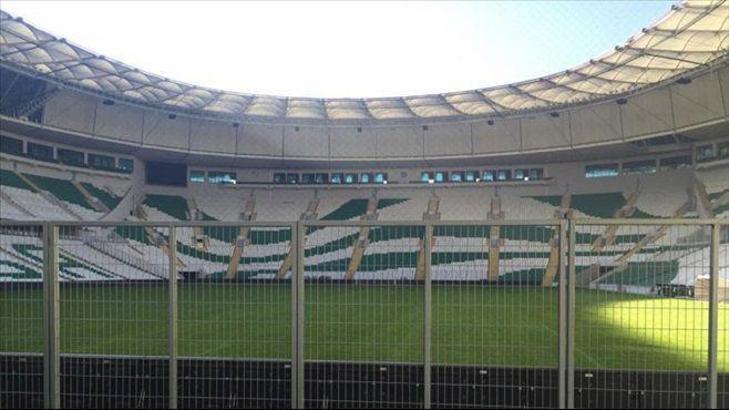 Timsah Arena'da kafes skandalı!