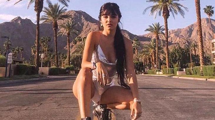 Hande Erçel'in Coachella'da giydiği kıyafetin detayı