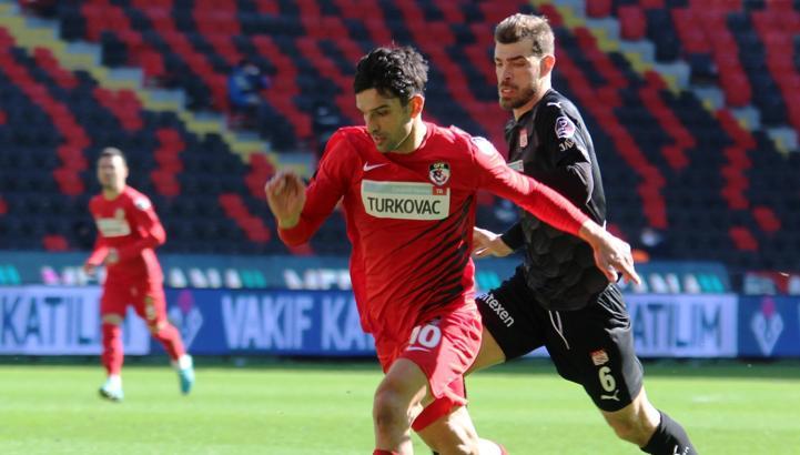 Sivassporlu Dimitris Goutas, gol sayısını 5'e yükseltti
