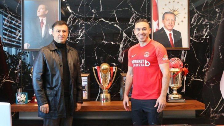 Ümraniyespor, Mevlüt Erdinç'i kadrosuna kattı