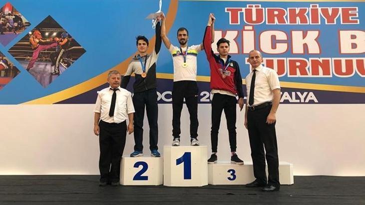 Erzurum'un milli sporcuları kick boks'ta tarih yazdı