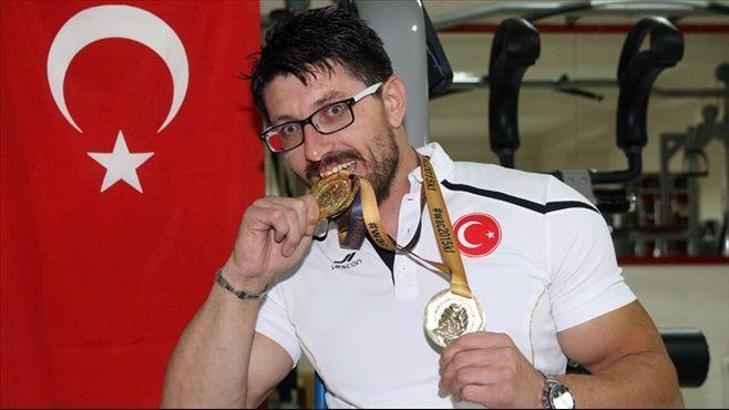 Engelli sporcunun bileği bükülmüyor
