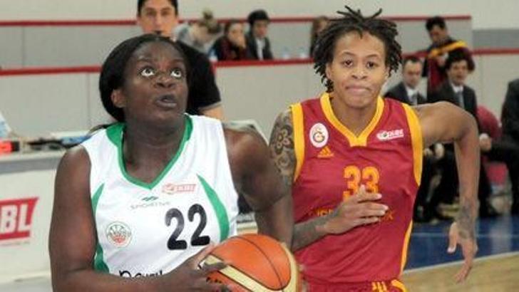 Dişi Aslanlar finalde: 61-69
