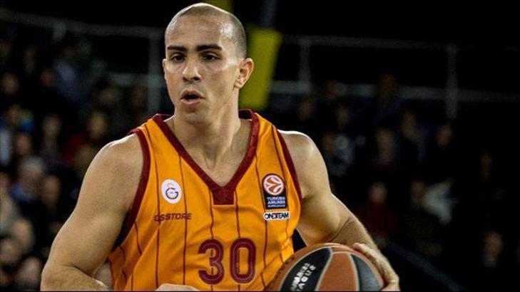 Galatasaray'da Carlos Arroyo ile yollar ayrıldı