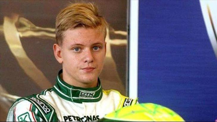 Mick Schumacher babasının izinde