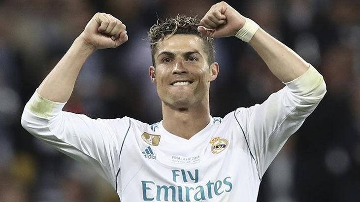Cristiano Ronaldo, Neymar ve Lionel Messi'ye fark attı