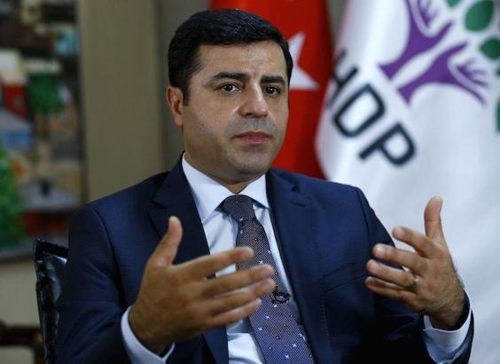 HDP'nin cumhurbaşkanı adayı Selahattin Demirtaş Fox TV'ye telefonla bağlanacak