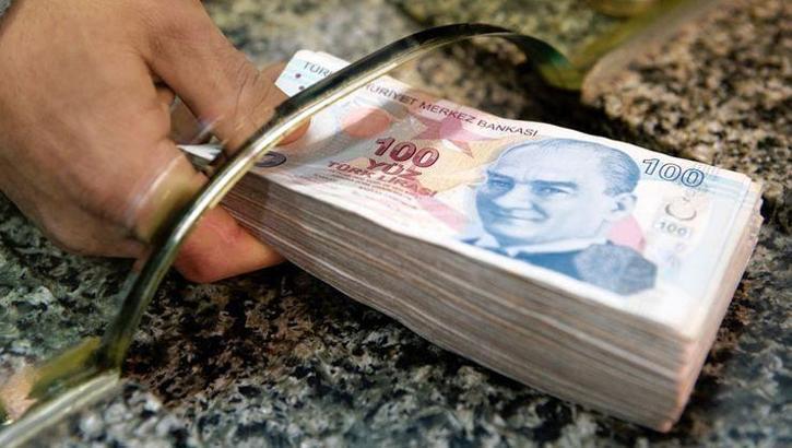 Emeklilerin maaşları ve ikramiyeleri bayramdan önce yatacak