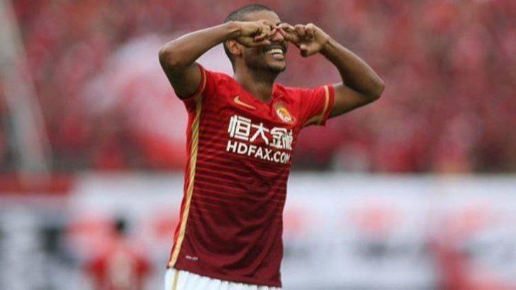 Galatasaray'da Dubai'ye Alan'ı almaya gitti