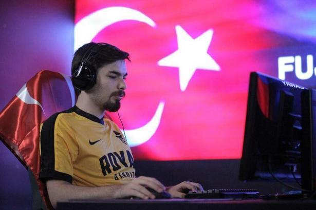 Kaan ''Fujitora'' Çekli Grubu Lider Tamamladı