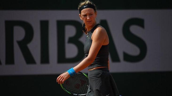 Victoria Azarenka Roland Garros'a havlu attı!