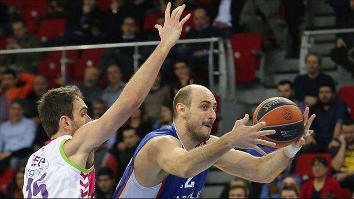 Anadolu Efes-Laboral Kutxa: 84-87