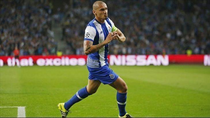Defansa süper takviye: Maicon