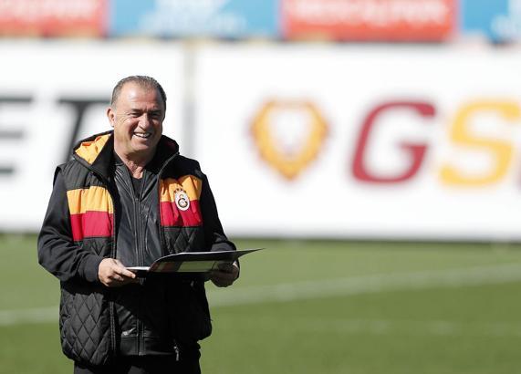 Fatih Terim 90 dakika boyunca konsantrasyon istedi