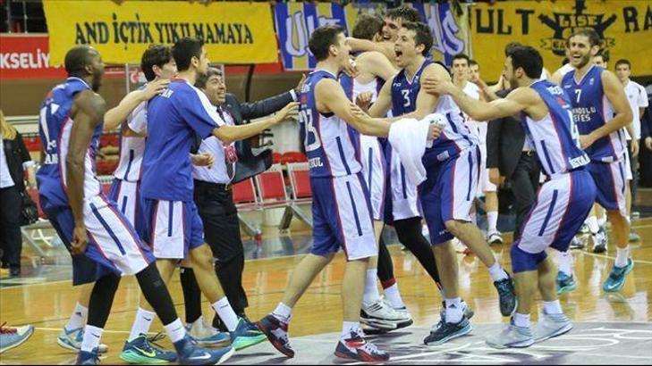 Efes, Laboral'ı ağırlıyor