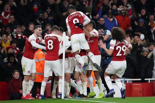 Londra derbisinde Arsenal, Chelsea'yi devirdi