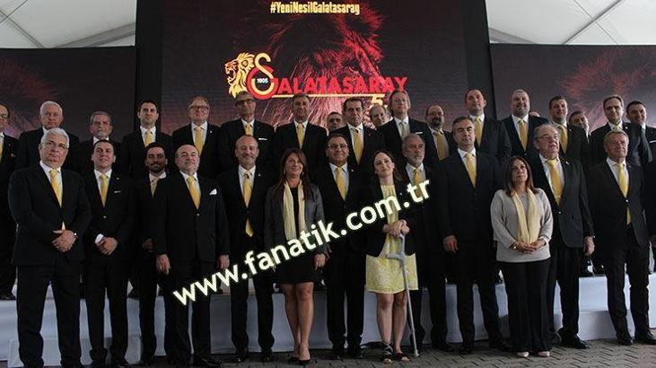 Galatasaray Başkan adayı Dursun Özbek listesini tanıttı