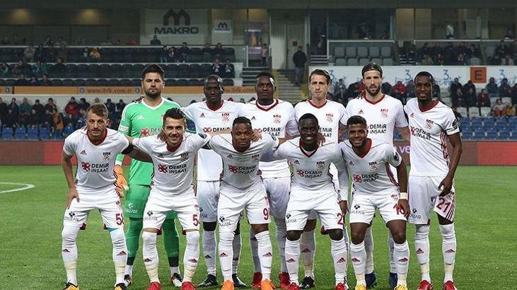 Sivasspor'da 5 futbolcunun sözleşmesi bitiyor