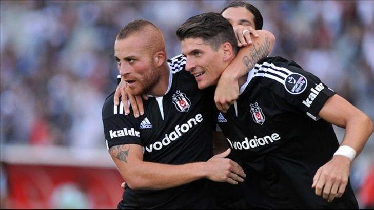 Sahne sırası Gomez'de