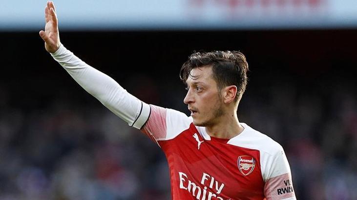Unai Emery, Mesut Özil'in ayrılacağını düşünmüyor