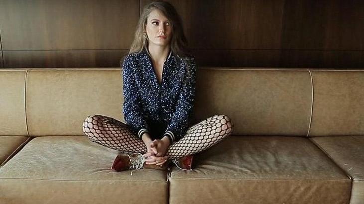 Serenay Sarıkaya'yı ağlatan iltifat