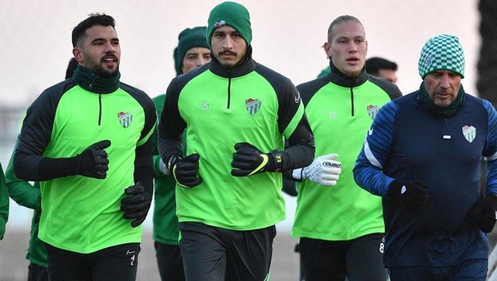 Bursaspor'un Antalya kampı başladı