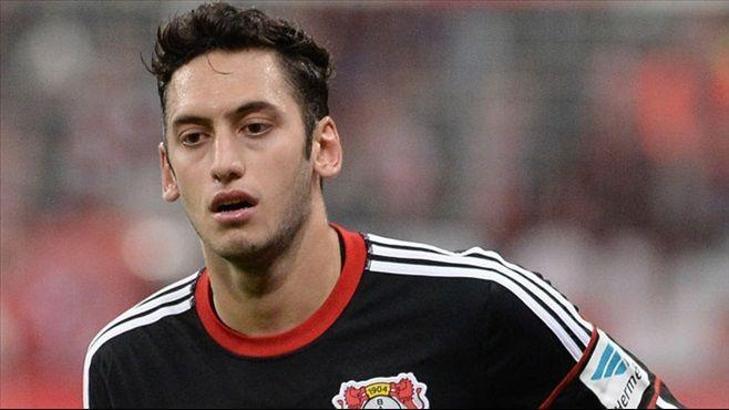 Çalhanoğlu'ndan Fatih Terim'e çağrı