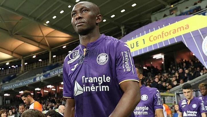 Trabzonspor'da hedef Mbia transferi!