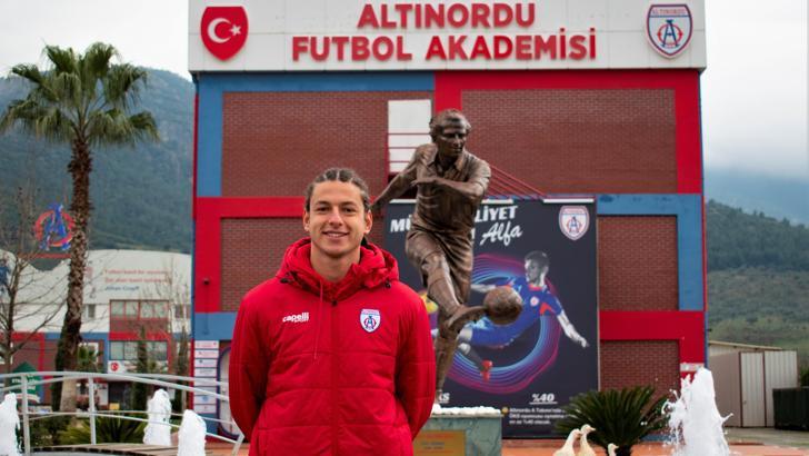Enis Destan'dan Altınordu'ya anlamlı veda