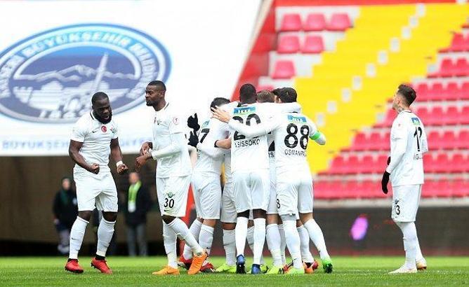 Son şampiyon Akhisarspor avantajı kaptı
