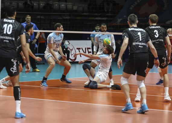 Halkbank: 1 - Zenit Kazan: 3