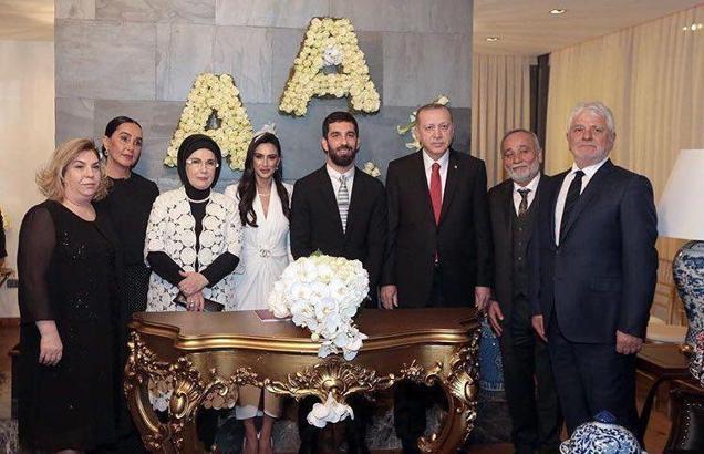 Arda Turan, Aslıhan Doğan ile evlendi