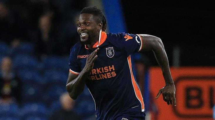 Başakşehir'de Emmanuel Adebayor'la yollar ayrılıyor