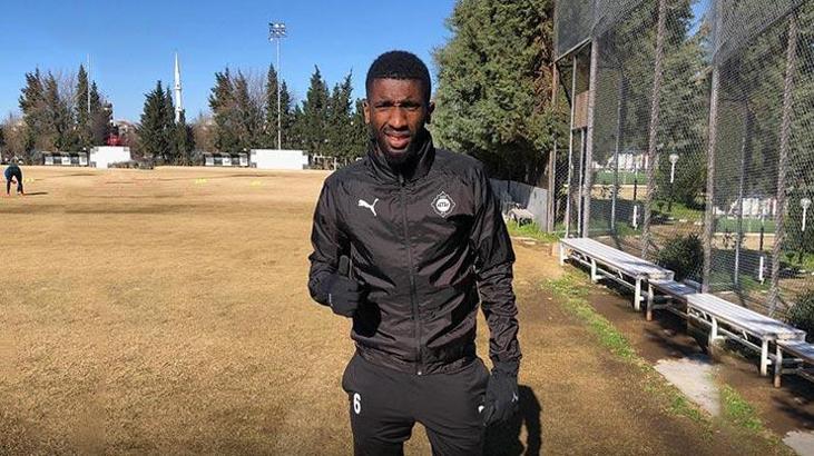 Altay, Helder Tavares ile anlaştı