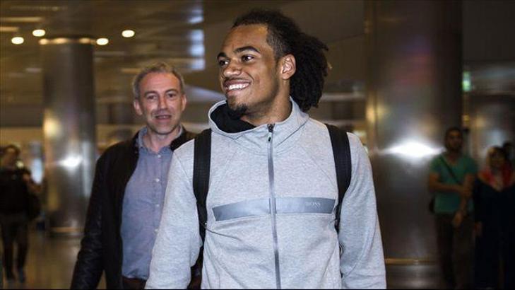 Jason Denayer, imza atmadan döndü!