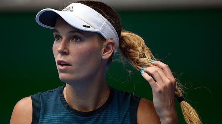 Federer ve Wozniacki set vermeden tur atladı