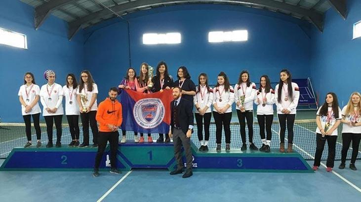 Tenis şampiyonlarına ödül