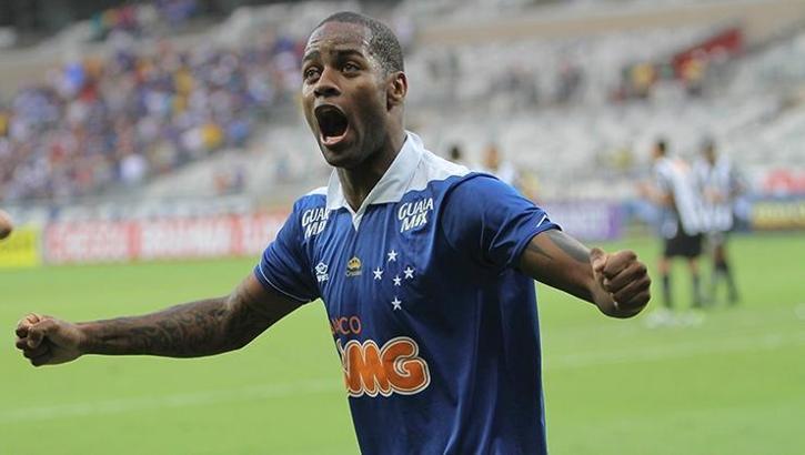 Galatasaray'da transfer! Dede sürprizi