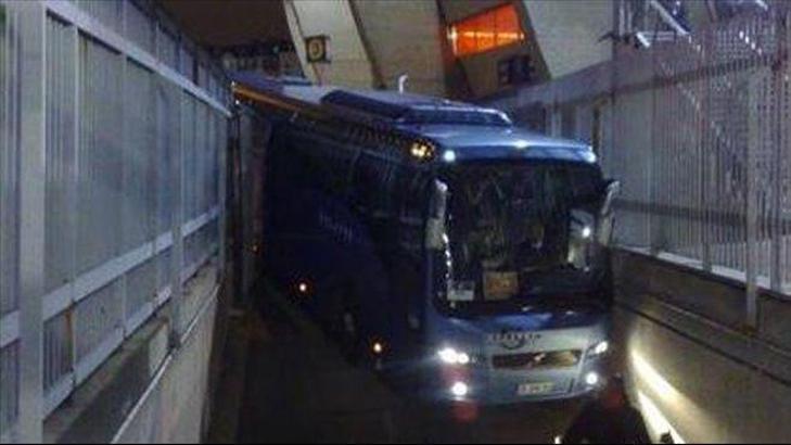 Chelsea otobüsü kaza yaptı