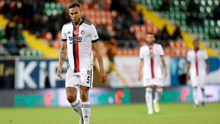 Beşiktaş'ta şok! Josef de Souza Yeni Malatyaspor maçında sakatlandı