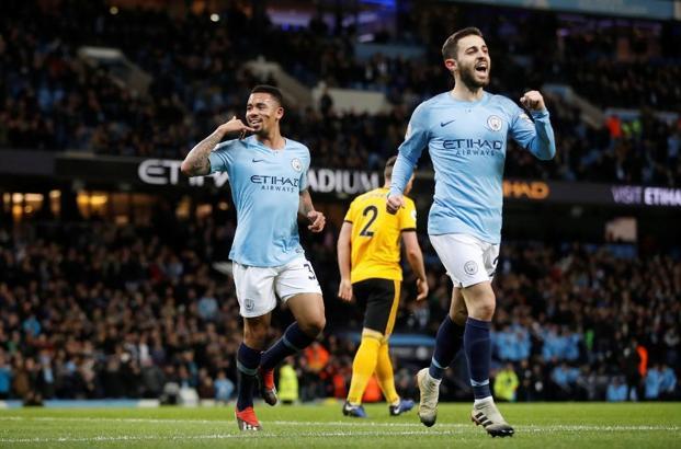 Manchester City 3 puanı 3 golle aldı