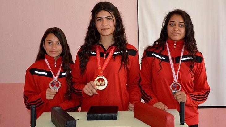 Konferans salonundan Türkiye şampiyonluğuna uzandı