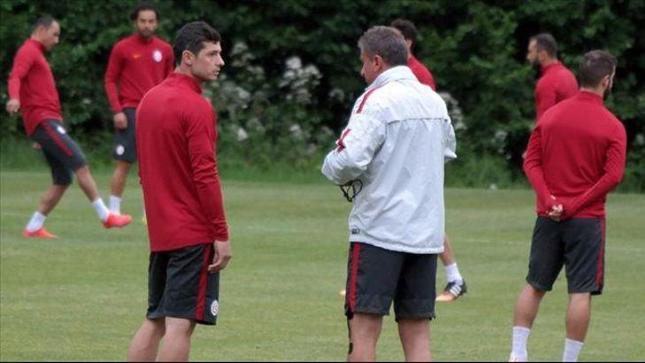 Galatasaray'da Dzemaili ülkesine gitti!